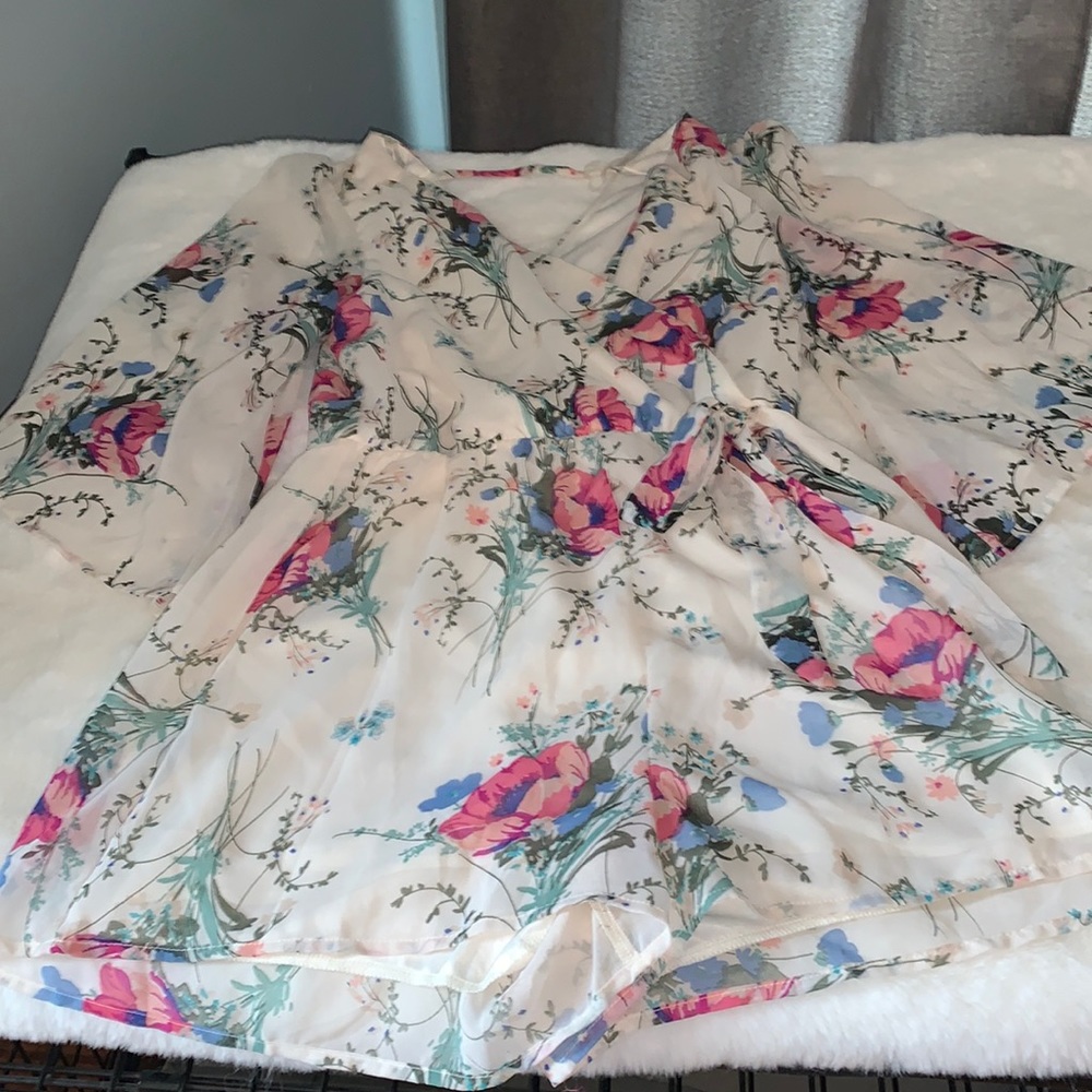 Cute floral bell sleeve romper